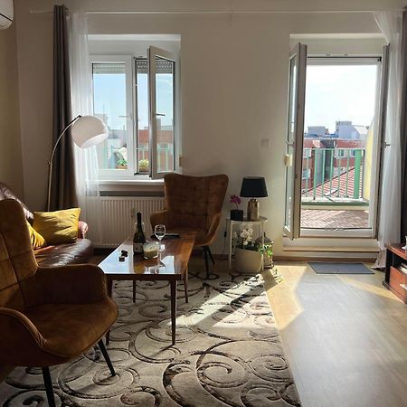 Heart Of The City Center 2 Rooms By Zazi Bratislava Esterno foto